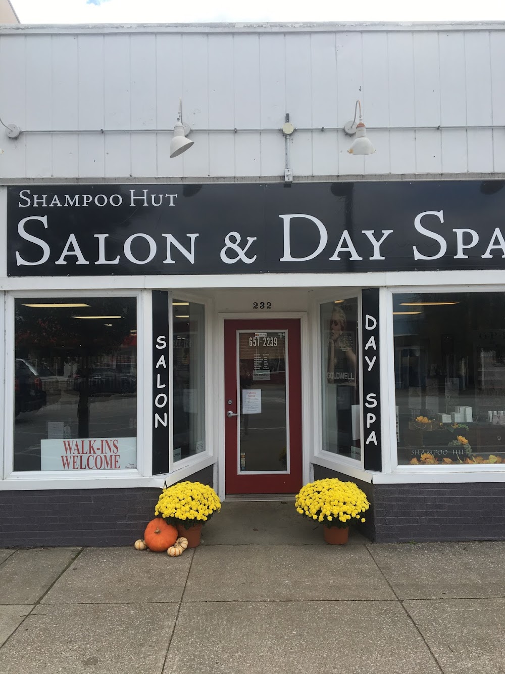 Shampoo Hut Salon and Day Spa