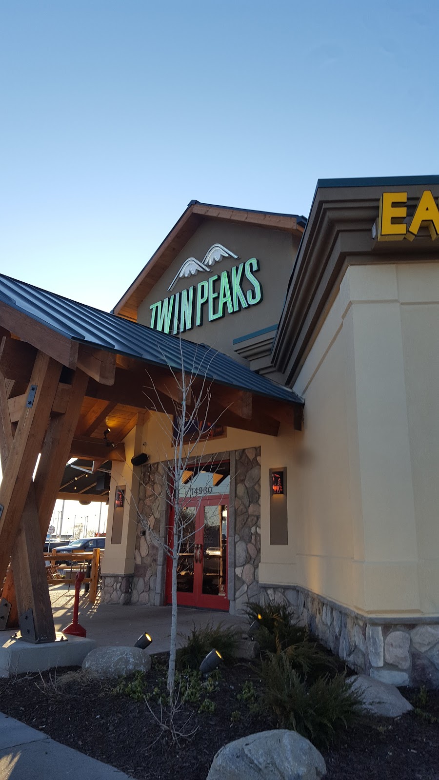 Twin Peaks Restaurant